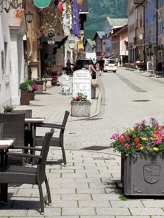 Pensjonat Gasthof Zum Rassen Garmisch-Partenkirchen