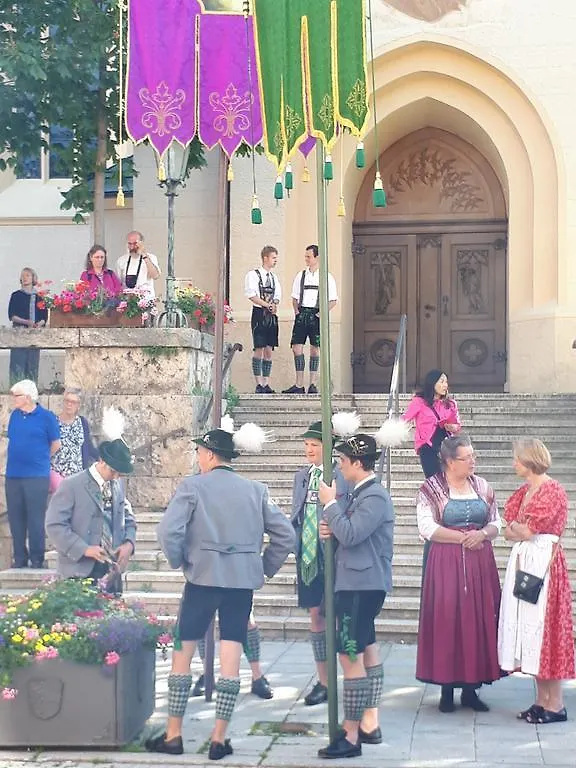Pensjonat Gasthof Zum Rassen Garmisch-Partenkirchen