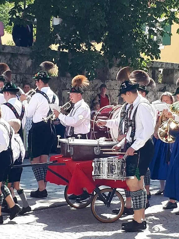 Gasthof Zum Rassen Garmisch-Partenkirchen Pensjonat